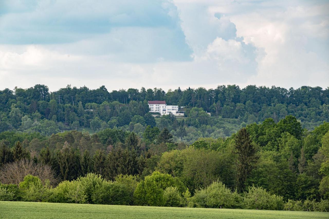 Hotel Pfefferburg Schönaich Esterno foto